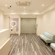 専門医在籍”.どんな親知らずでも対応できます